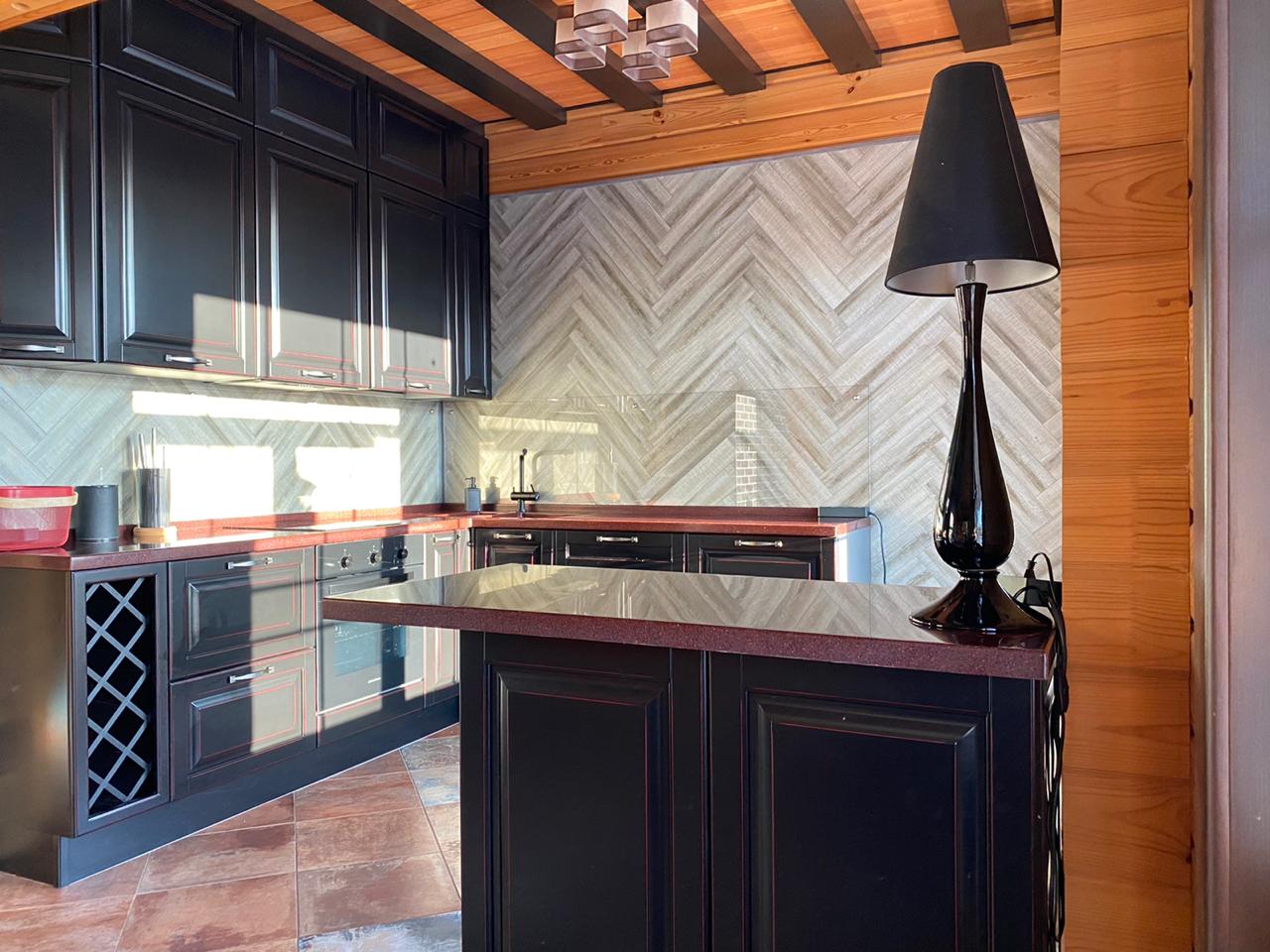 Кухня угловая с островом